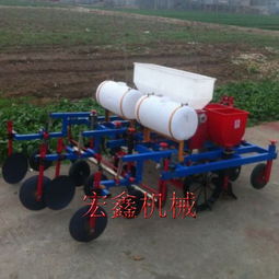 一機(jī)多能 現(xiàn)代農(nóng)業(yè)的新式武器“施肥播種覆膜機(jī)”